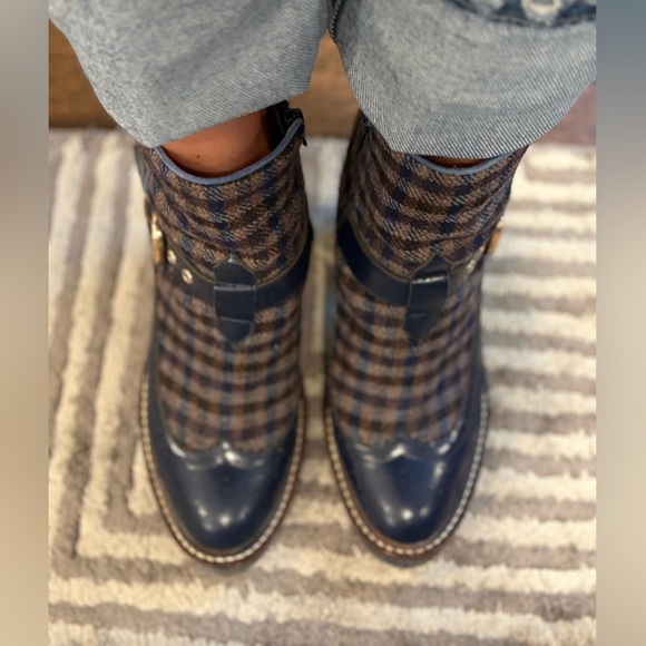 Mellow Yellow Heeled Boots - Picture 12 of 16